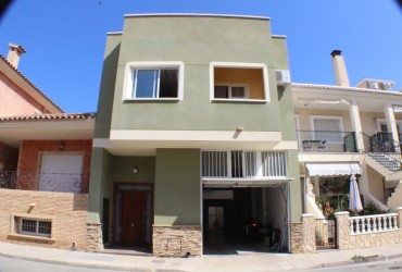 Terraced house - For sale - Heredades - Alicante